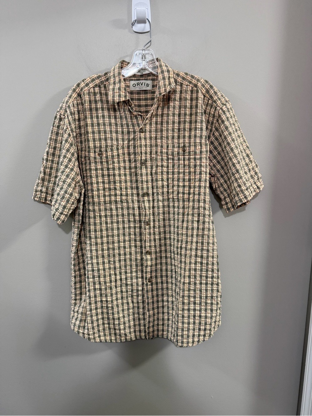 Orvis Short-Sleeve Button-Down Seersucker Plaid Shirt in Tan and Green